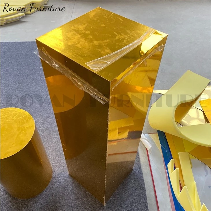 Gold Acrylic Flower Stand